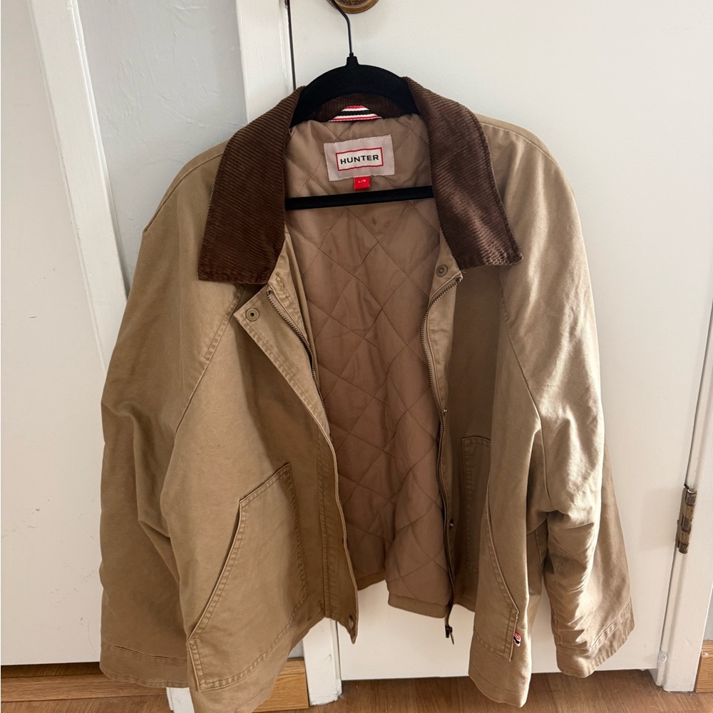 Hunter Khaki Jacket with Dark Brown Collar